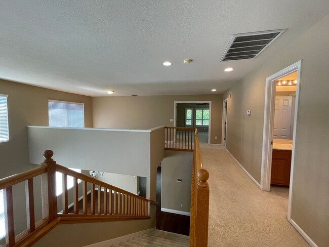 Building Photo - Kitchen Island, Covered Patio w/ Outdoor B...