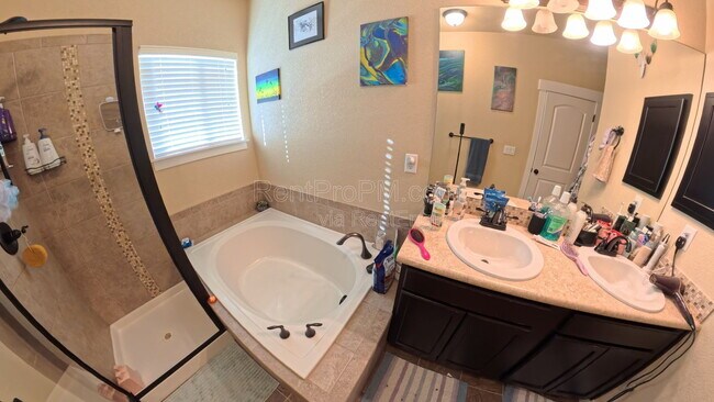 Building Photo - 5021 Brookfield Dr