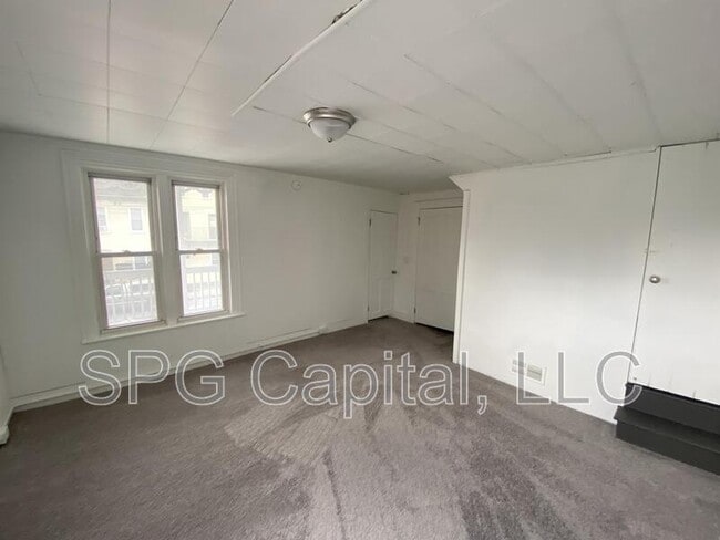 Building Photo - 340 S Second St