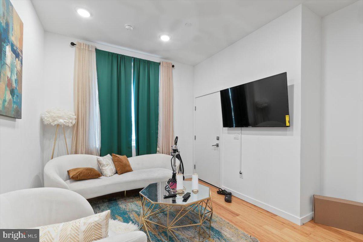 Building Photo - 721 N 40th St