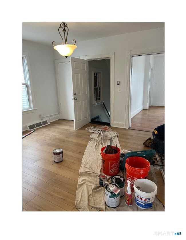 Building Photo - 1391 Park Ave