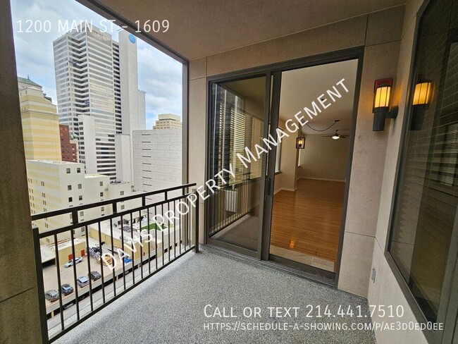 Building Photo - Downtown condo with roof top pool & concie...