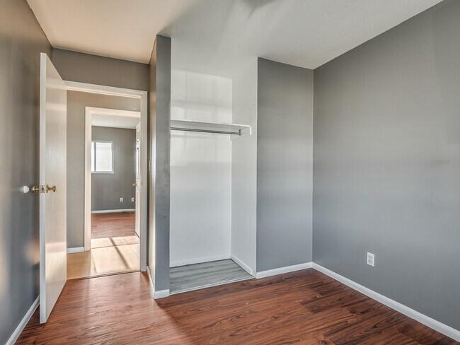 Building Photo - 2520 SW 68th St