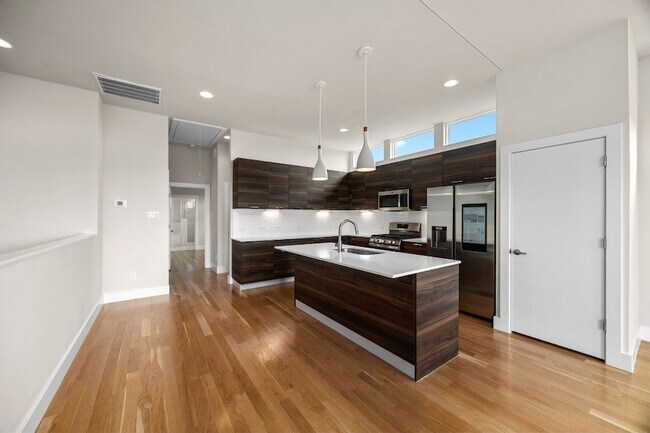 Building Photo - 4618 Nichols St