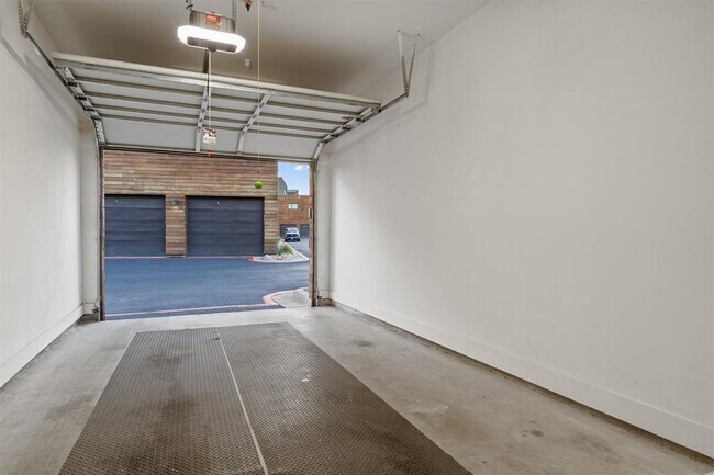 Building Photo - 1101 Ivean Pearson Rd