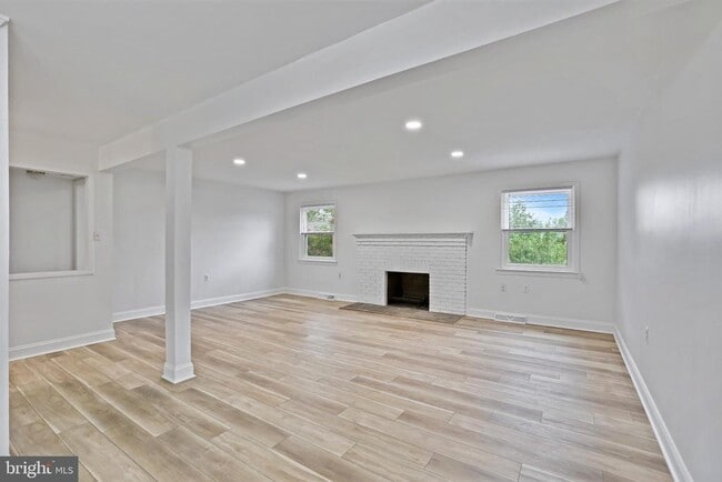 Building Photo - 123 Davis Ave SW