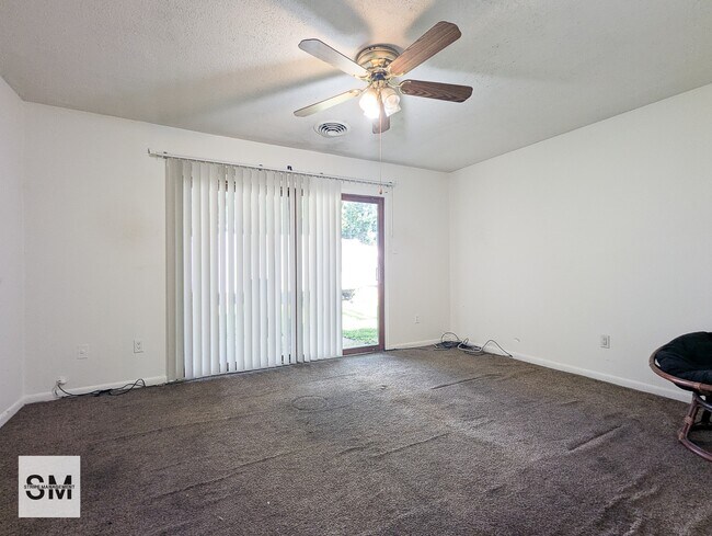 Building Photo - 8675 Seasons Way