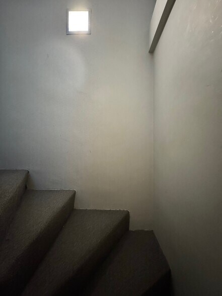 Building Photo - 20 Benton Rd