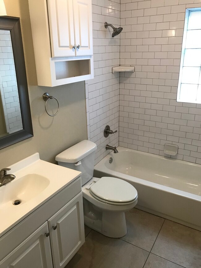 Building Photo - 2725 Forest Park Blvd