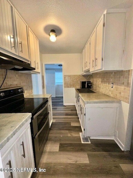 Building Photo - 402 W 62nd St