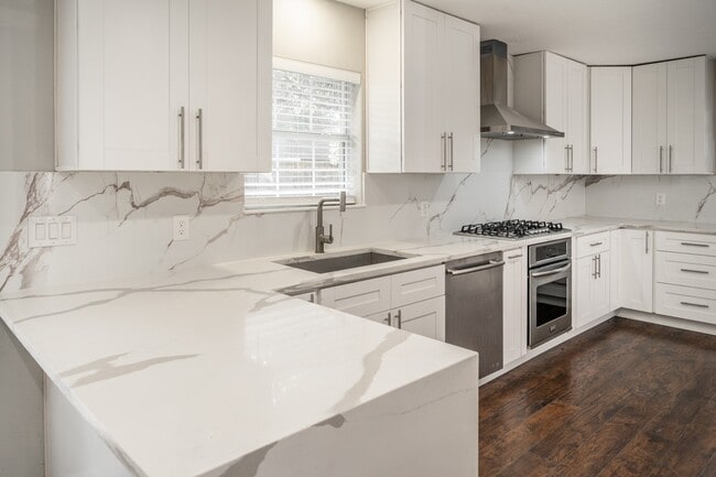 Building Photo - 1907 Ashford Hollow Ln