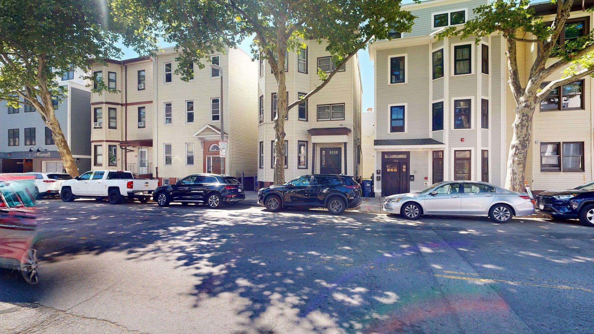 Building Photo - 346 Chelsea St