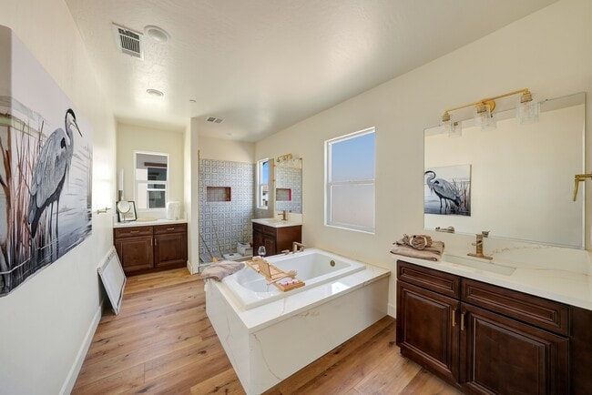 Building Photo - 137 N Un St