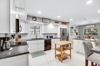 Building Photo - 912 Blueberry Dr