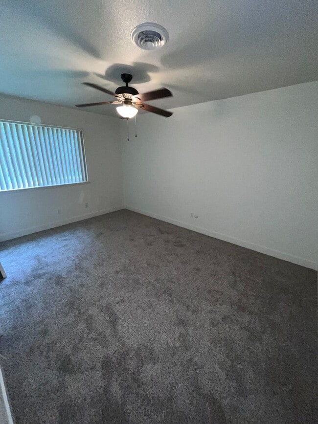 Building Photo - NICE DUPLEX IN CARMICHAEL!! $500 OFF FIRST MONTH'S RENT!!