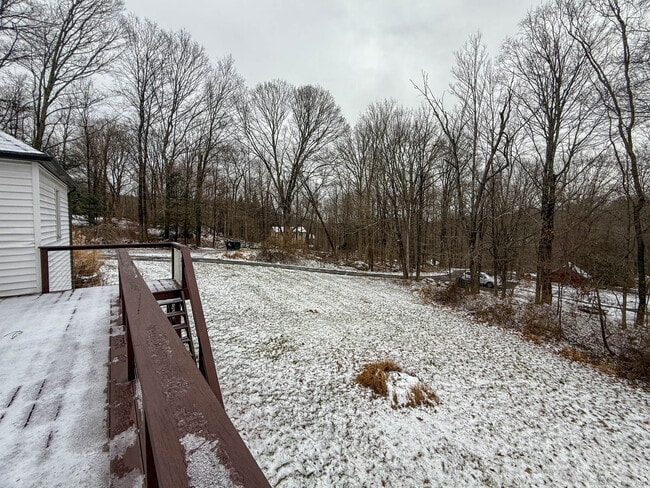 Building Photo - 2 Maple Ln