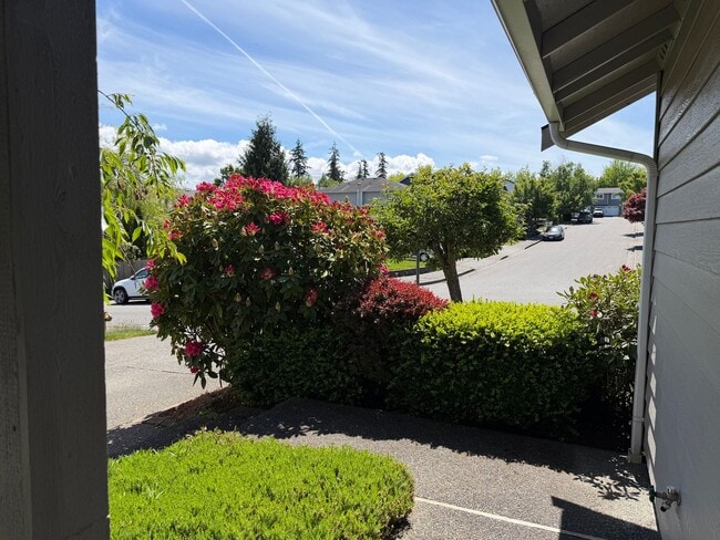 Building Photo - Everett 3 Bedroom Rambler