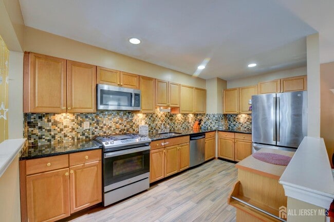 Building Photo - 13 Lackland Ave