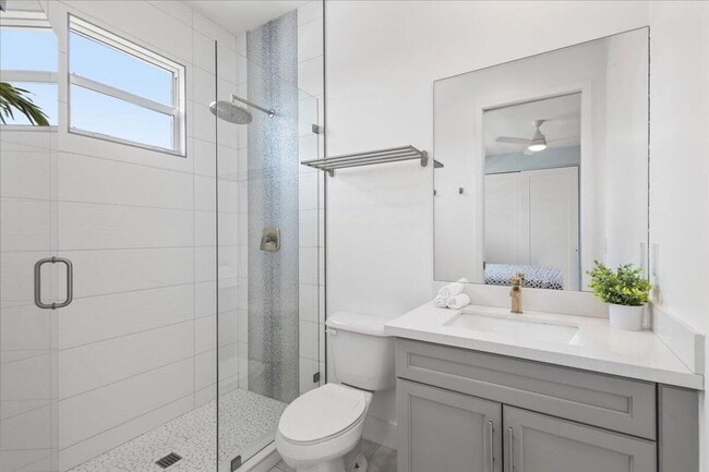 Building Photo - 15377 Green River Ct