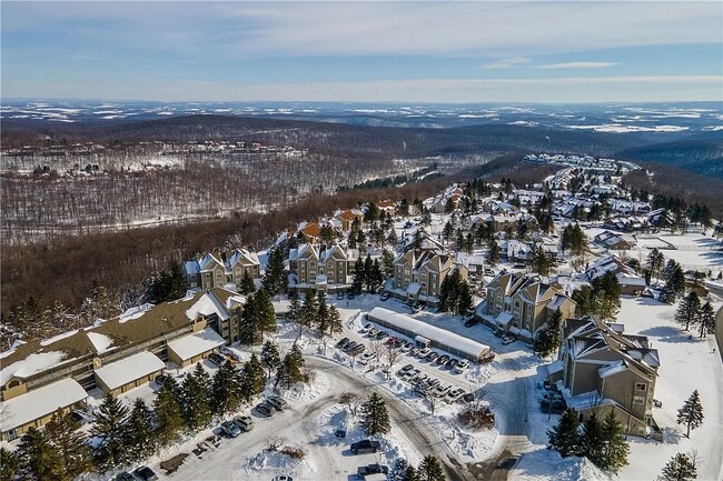 Building Photo - 8120 Stonegate Dr