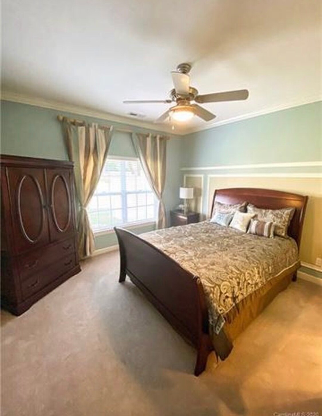Master bedroom on main floor - 12015 Valley Oak St