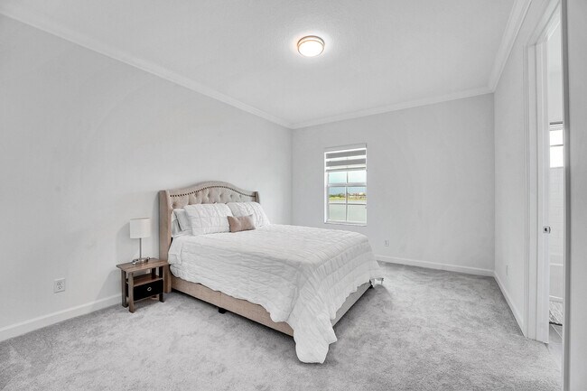 Building Photo - 601 Hookline Cir