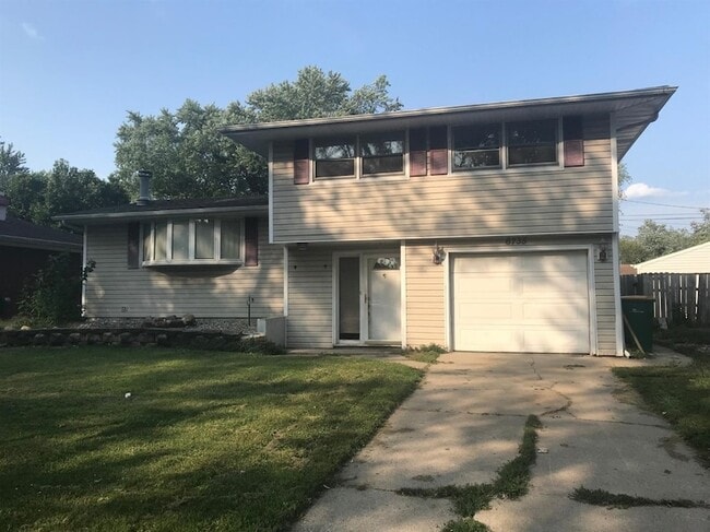 Building Photo - 6735 Van Buren Pl