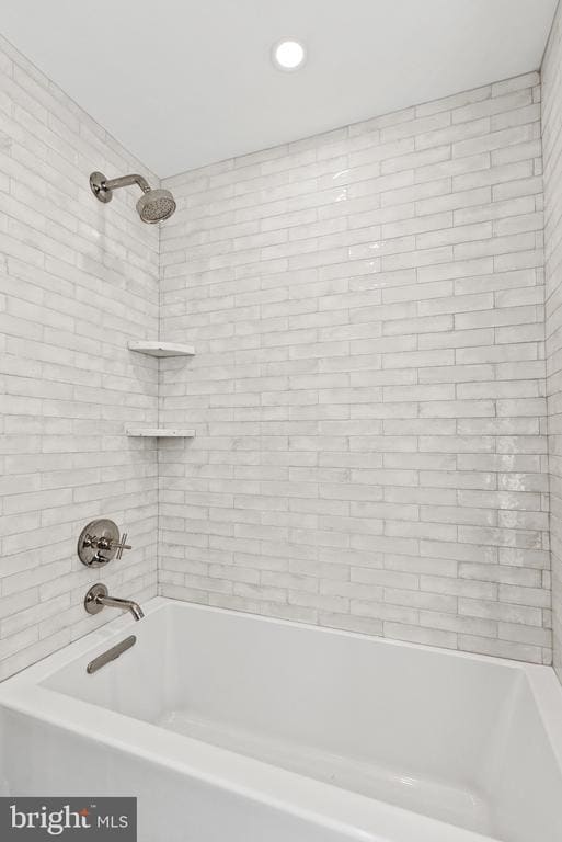 Building Photo - 2460 Ontario Rd NW