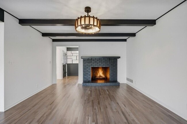 Building Photo - 2751 Cedarbrook Dr