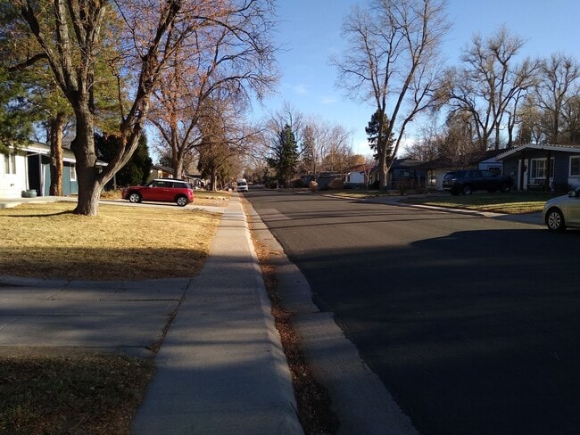Building Photo - Virginia Village Home New Paint, Carpet, Blinds Backs up to Cherry Creek Trail