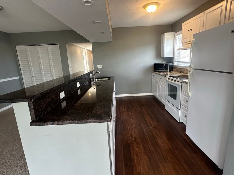 Building Photo - 1221 Court St