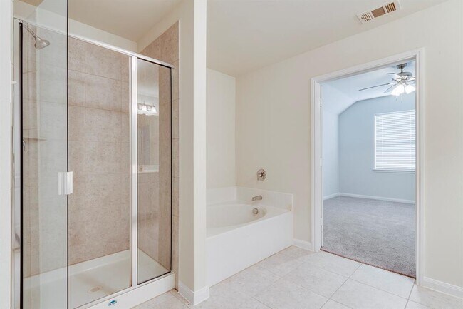 Building Photo - 13033 Tobin Dr