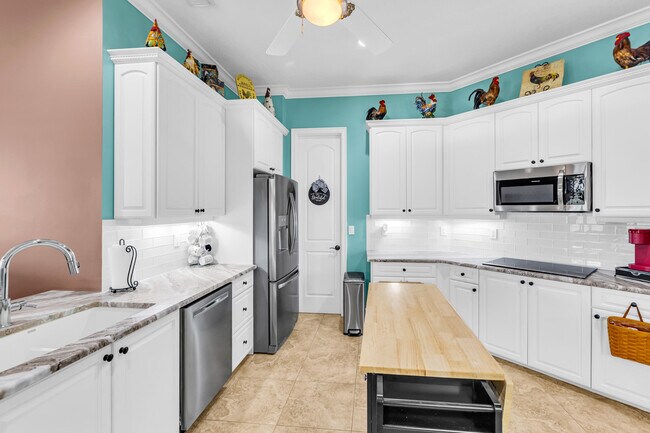 Building Photo - 923 SW Grand Reserves Blvd