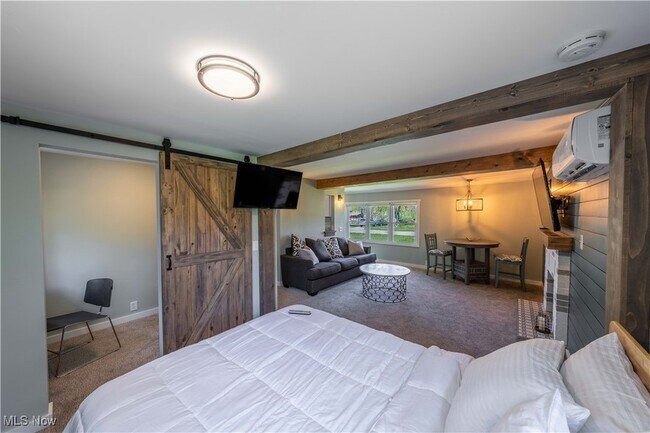 Building Photo - 99 Smith St