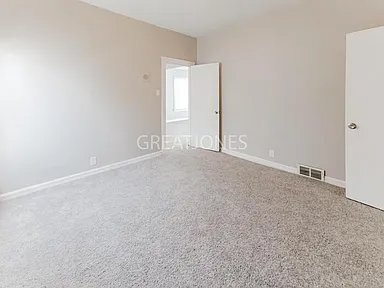 Building Photo - 2919 Iowa St