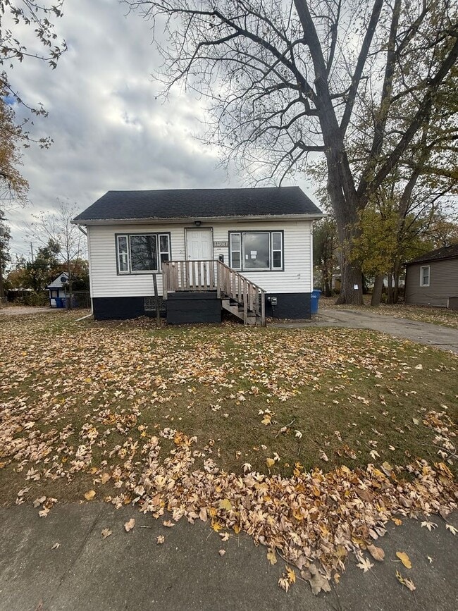 Primary Photo - 3 Bedroom Home In Warren