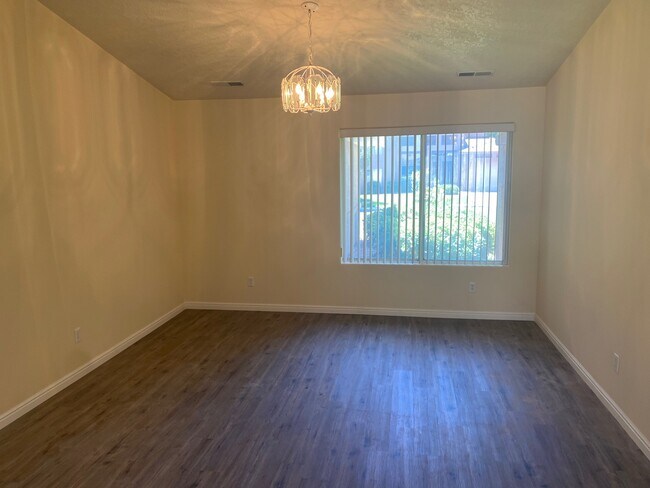 Building Photo - 1048 N 2100 W