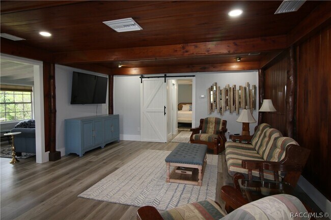 Building Photo - 5245 S Covewood Terrace