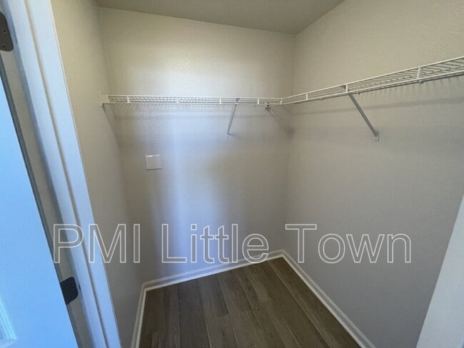 Building Photo - 5714 N Gibralter Way