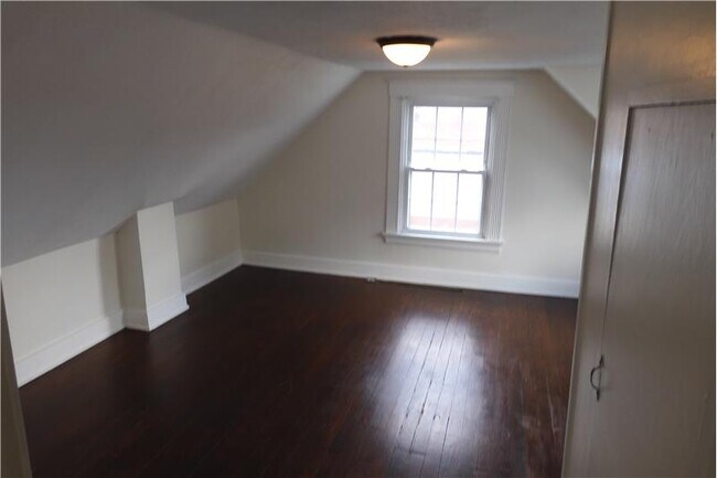 Building Photo - 203 Boone St