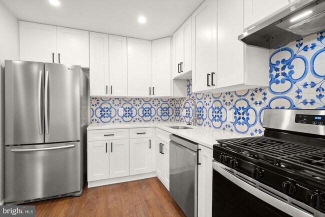 Building Photo - 7256 Glen Hollow Ct