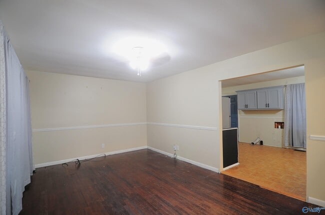 Building Photo - 1702 Truman Dr NE