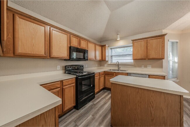 Building Photo - 1740 Cedar Tree Dr