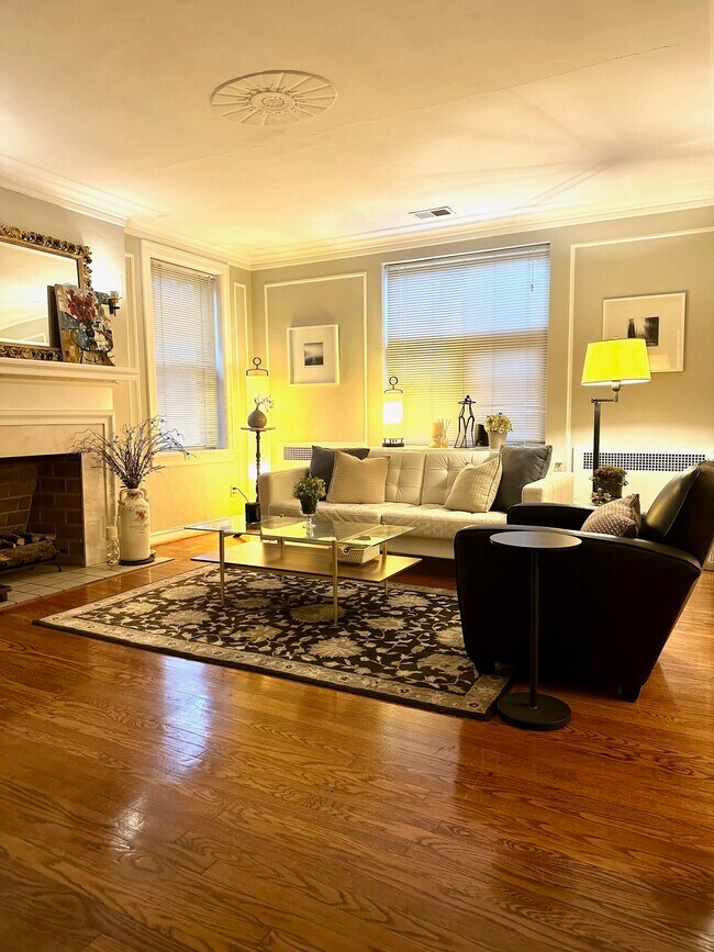 Building Photo - 7535 York Dr