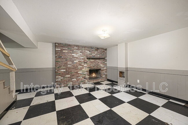 Building Photo - 4200 N Askew Ave