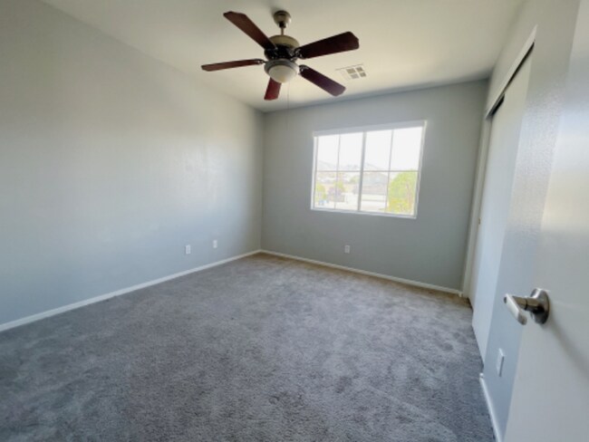 Building Photo - 4572 Yellow Harbor St