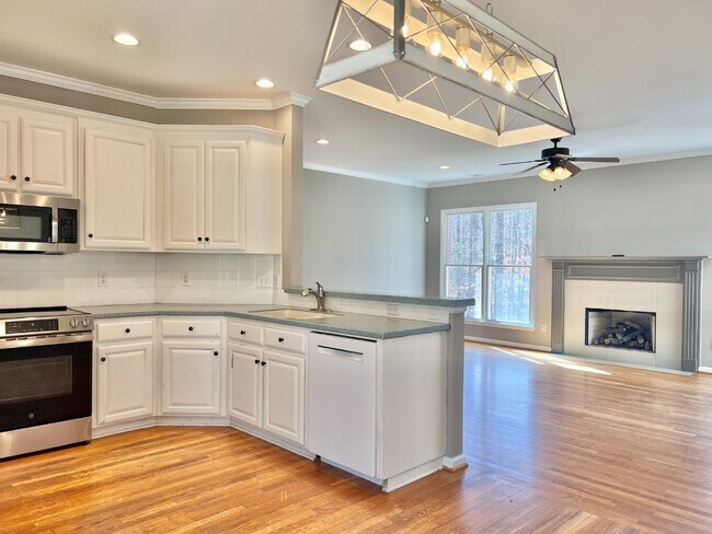 Building Photo - 7809 Deer Trail