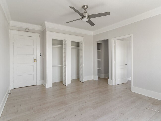 Interior Photo - 338 - 350 E. 7th St.