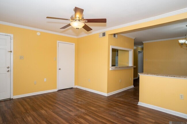 Building Photo - 4630 Southpark Dr