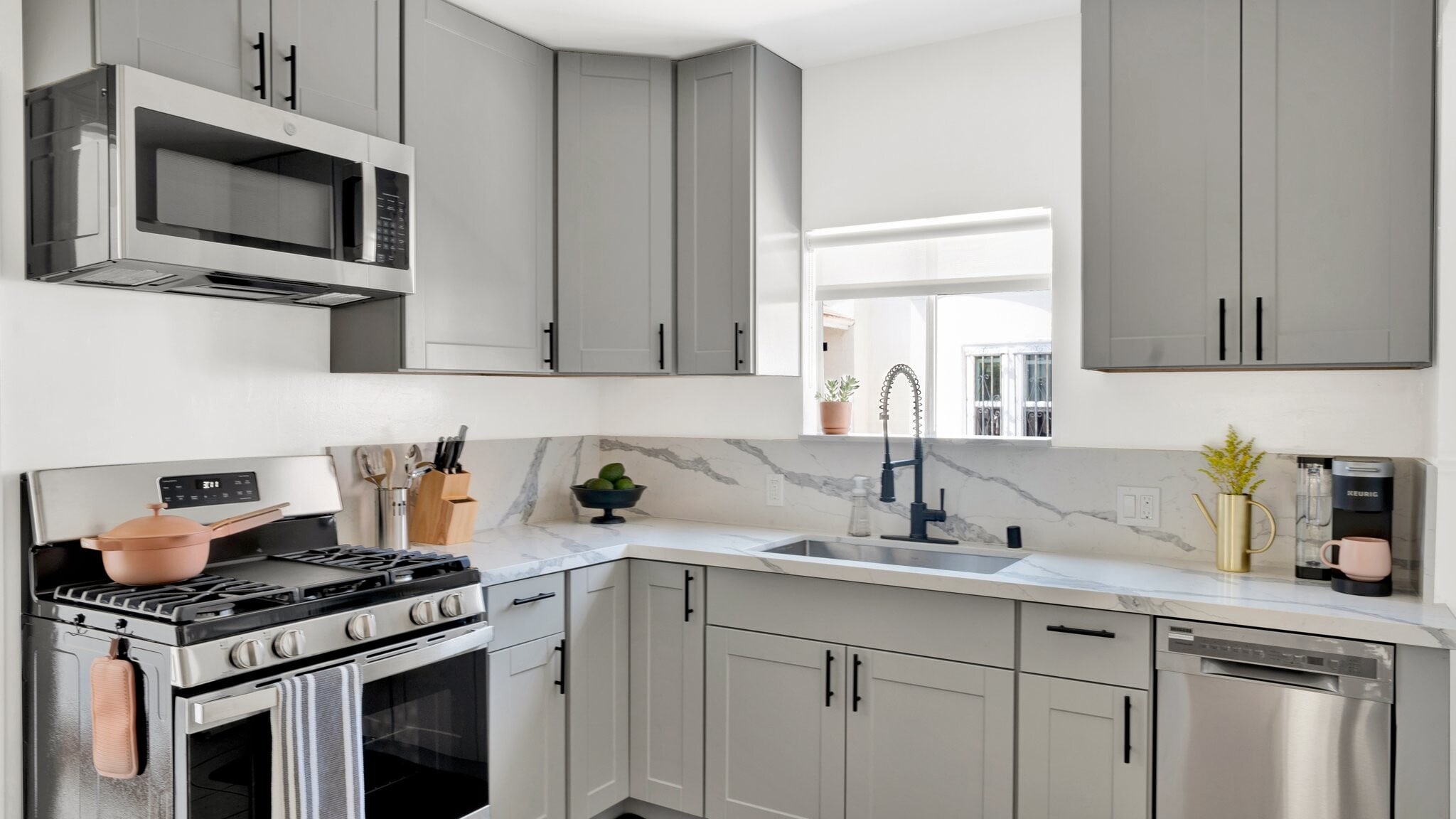 Building Photo - 724 Gramercy Dr